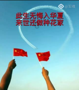 和朋友出游合照时摆什么姿势比较有创意？