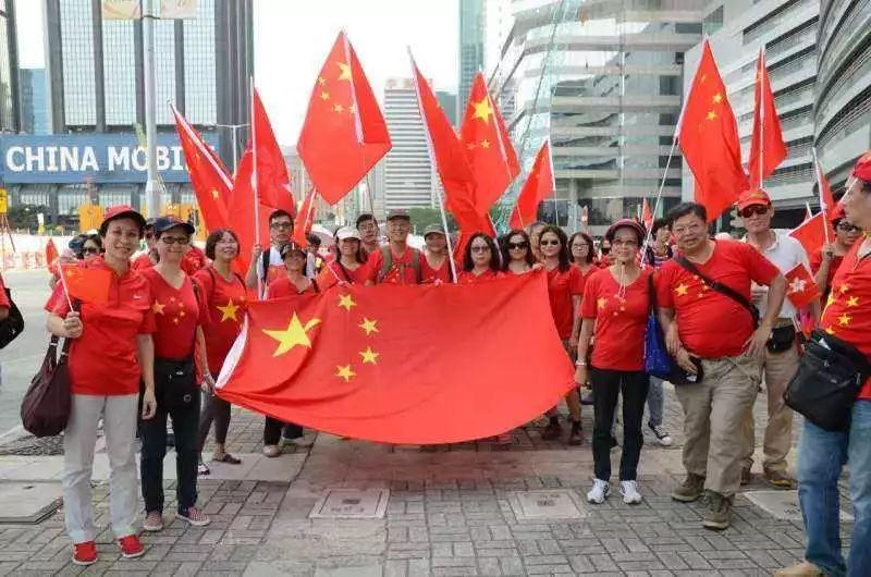 逃离整洁的庭院